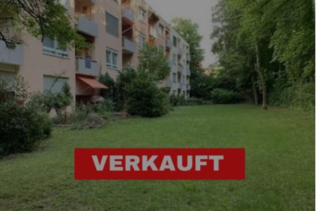 Helle und gut geschnittene 2-Zimmer Wohnung mit Loggia und Stellplatz!